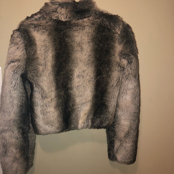 Black and white mini faux fur jacket - Picture 2 of 5